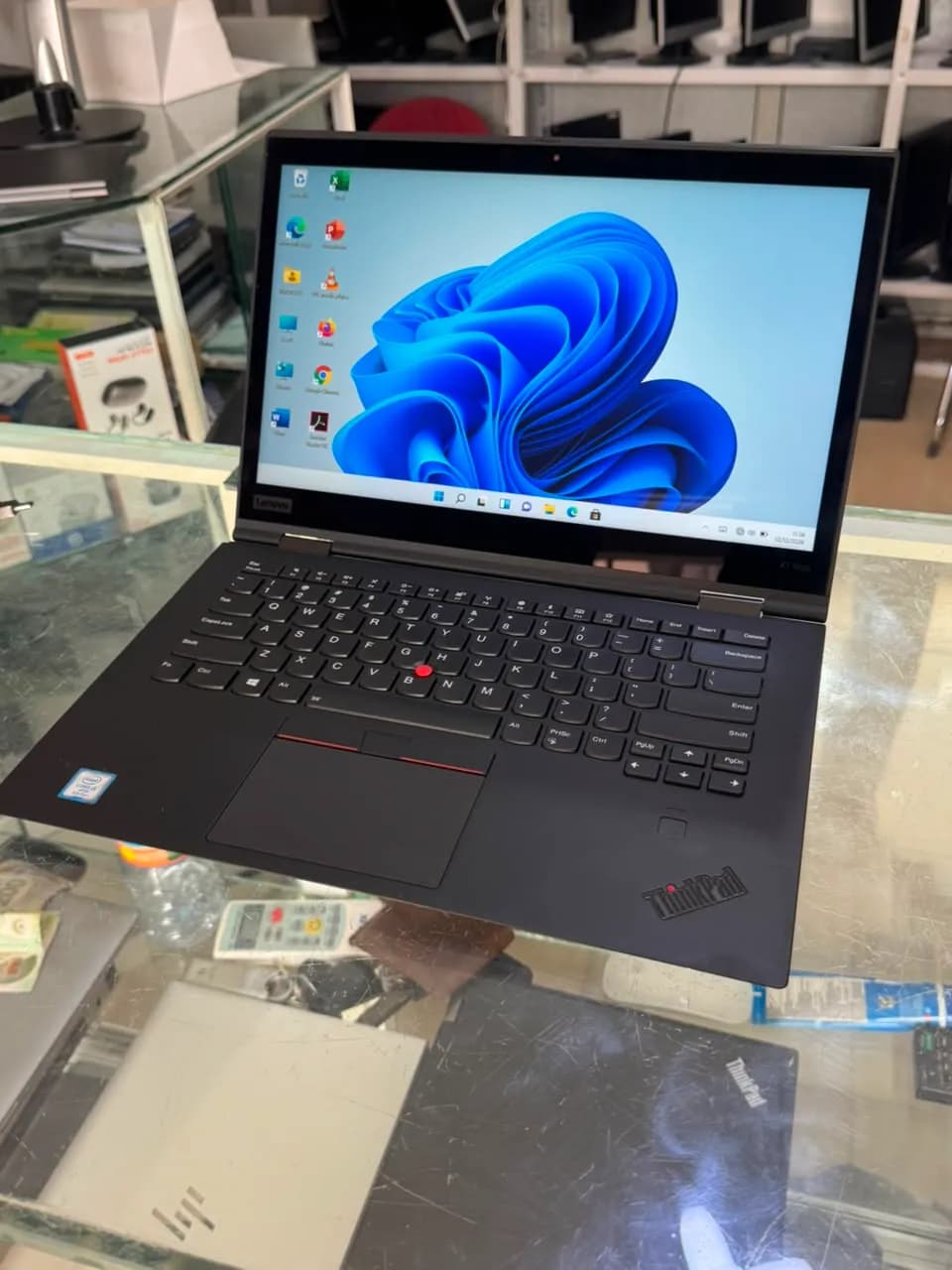 PC Portable Lenovo ThinkPad X1 Yoga Convertible Tactile Intel Core i7