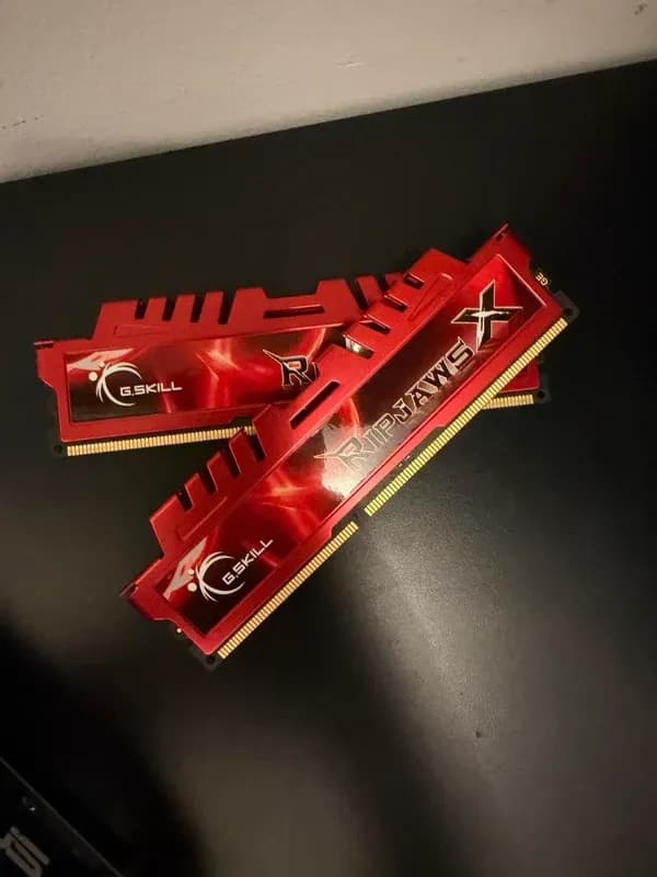 G-Skill Kit Mémoire DDR3 Ripjaws X 8Go (2x4Go) PC3-12800 1600MHz CL9